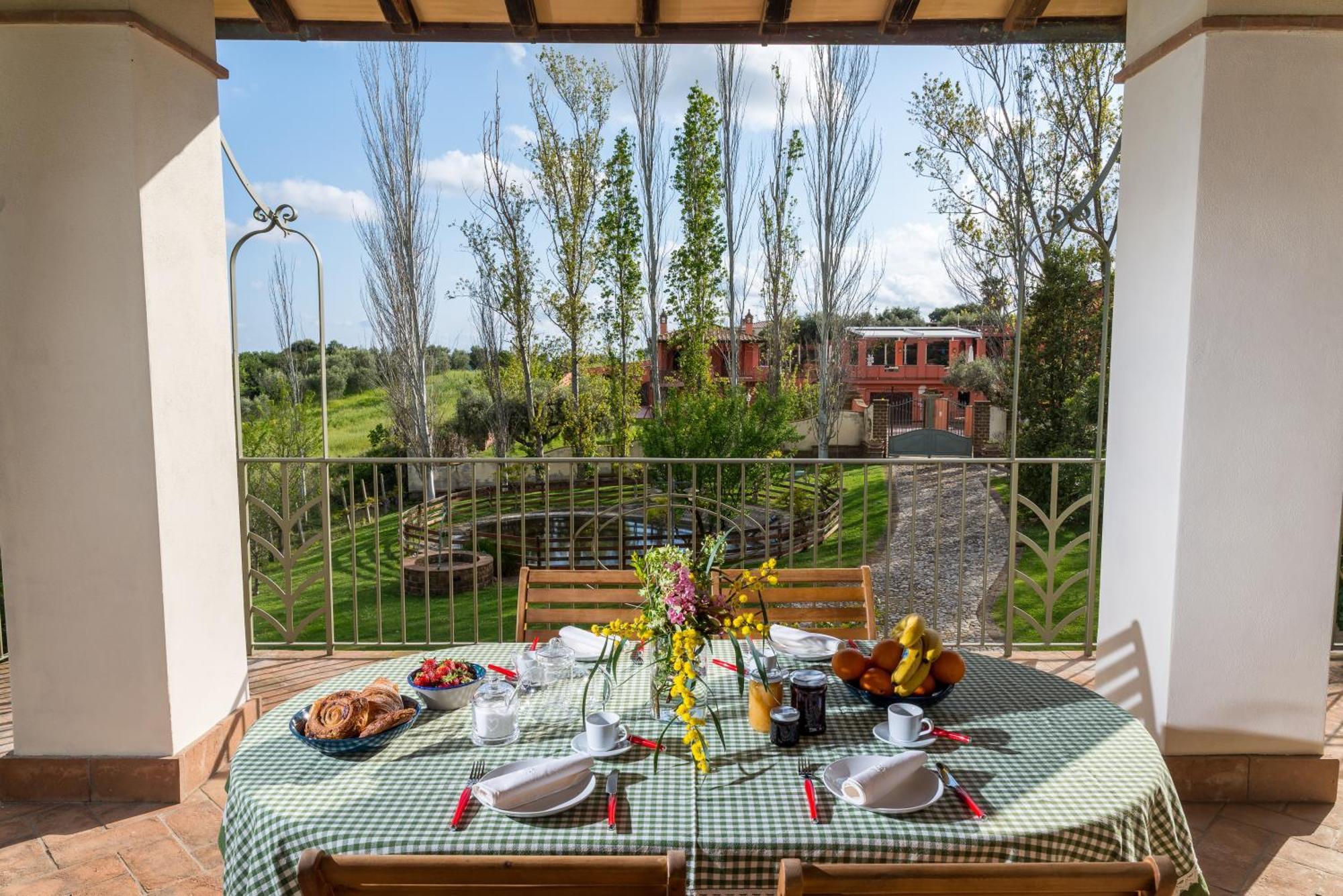 Villa Gli Eucalipti Черветери Екстериор снимка