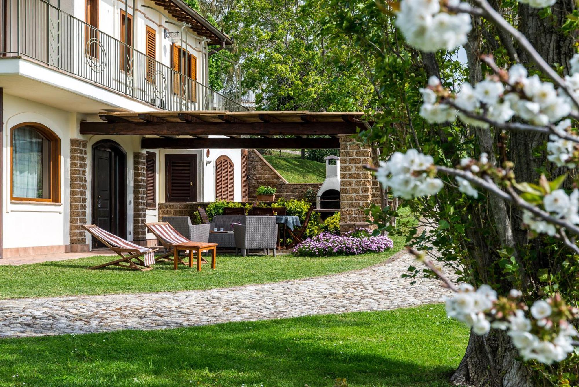 Villa Gli Eucalipti Черветери Екстериор снимка