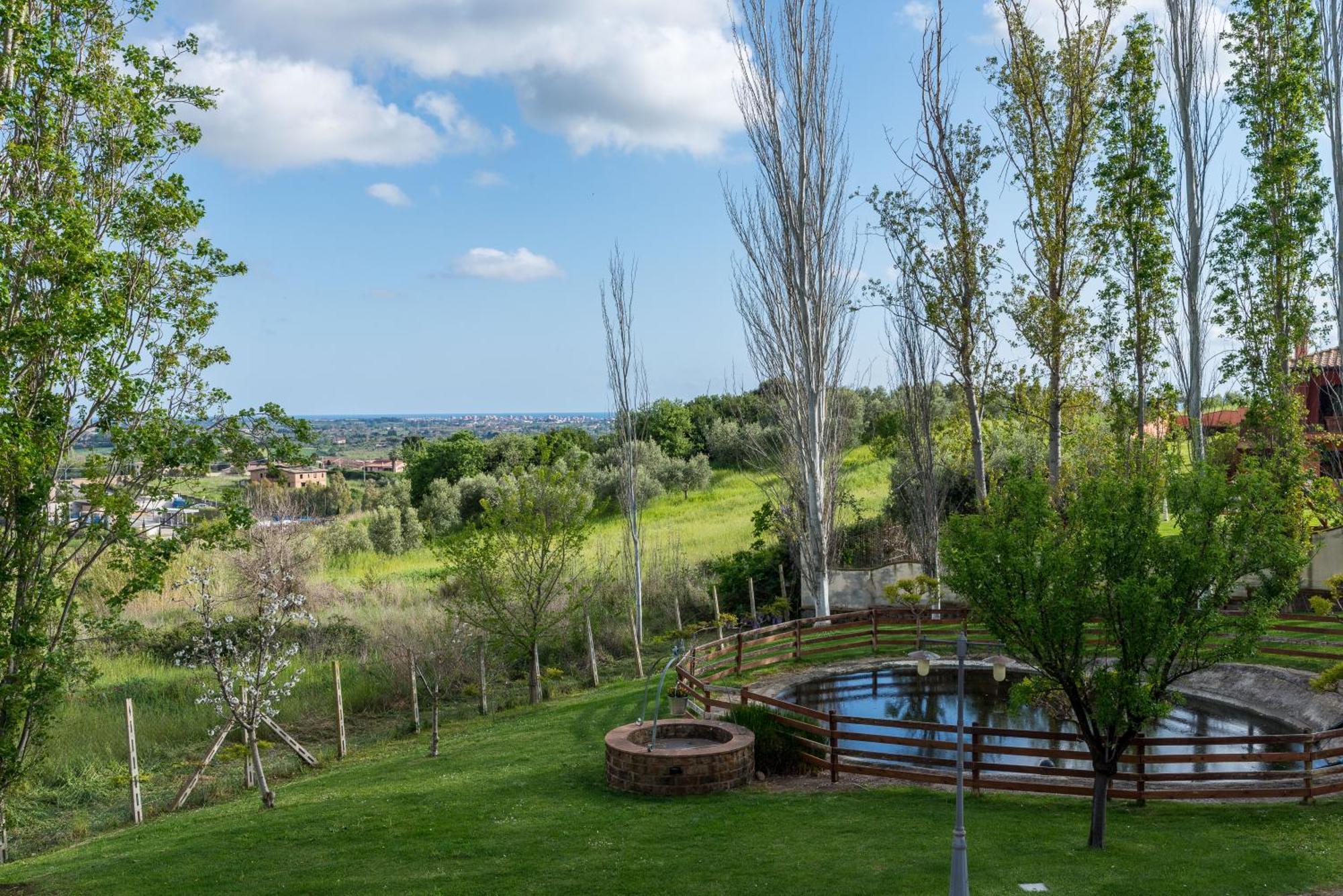 Villa Gli Eucalipti Черветери Екстериор снимка