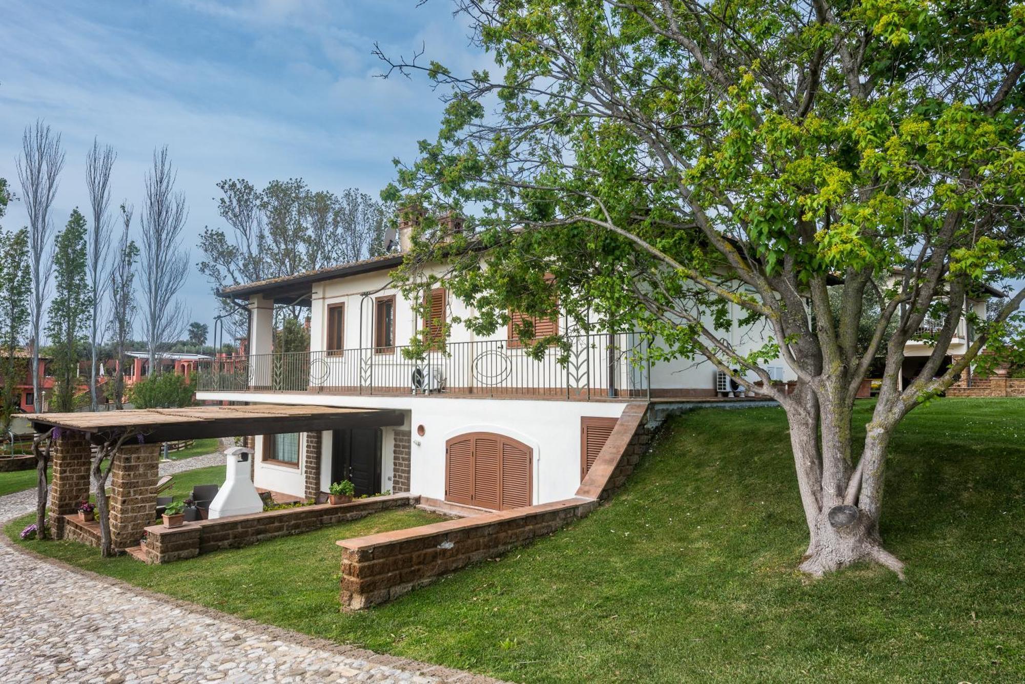 Villa Gli Eucalipti Черветери Екстериор снимка