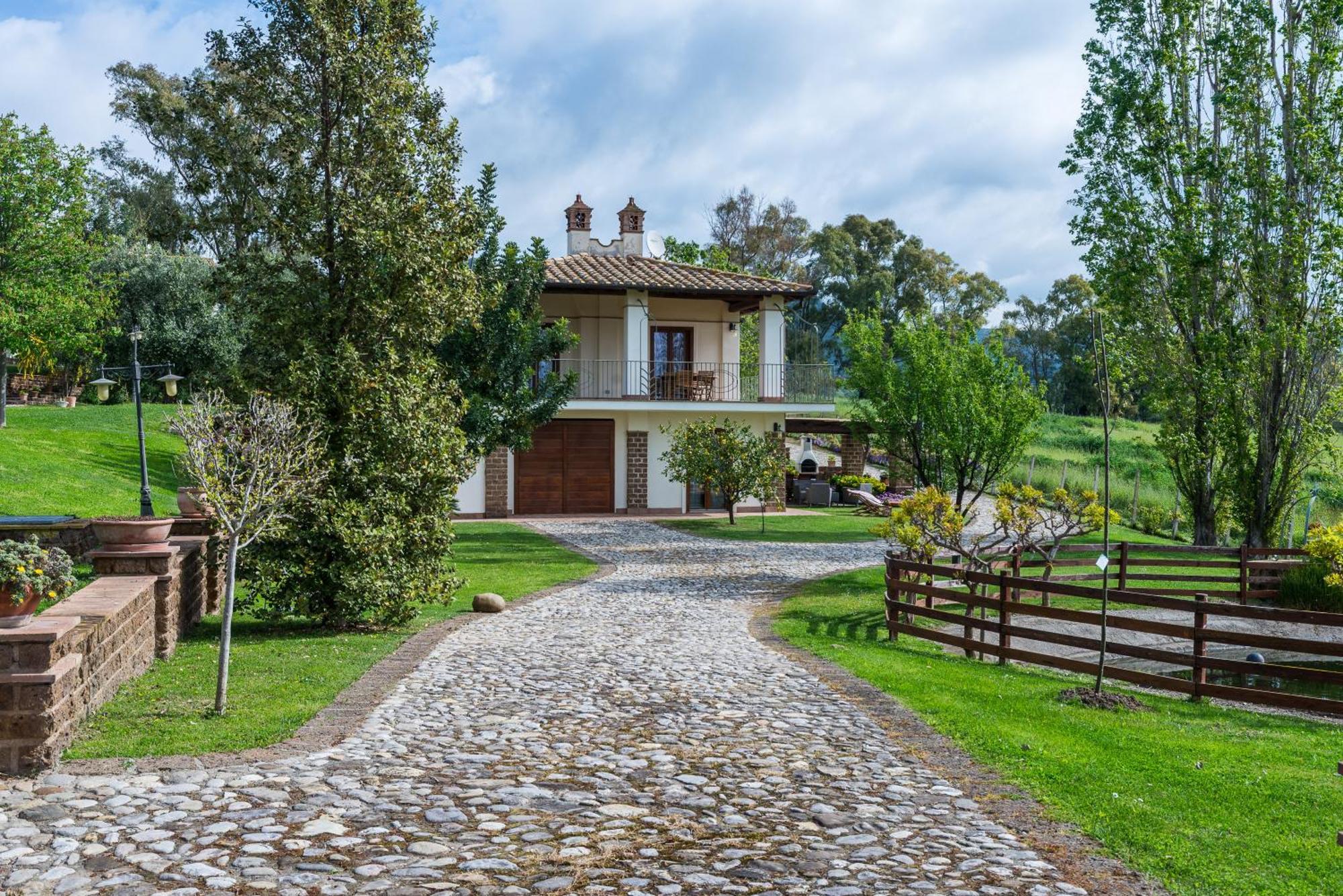 Villa Gli Eucalipti Черветери Екстериор снимка